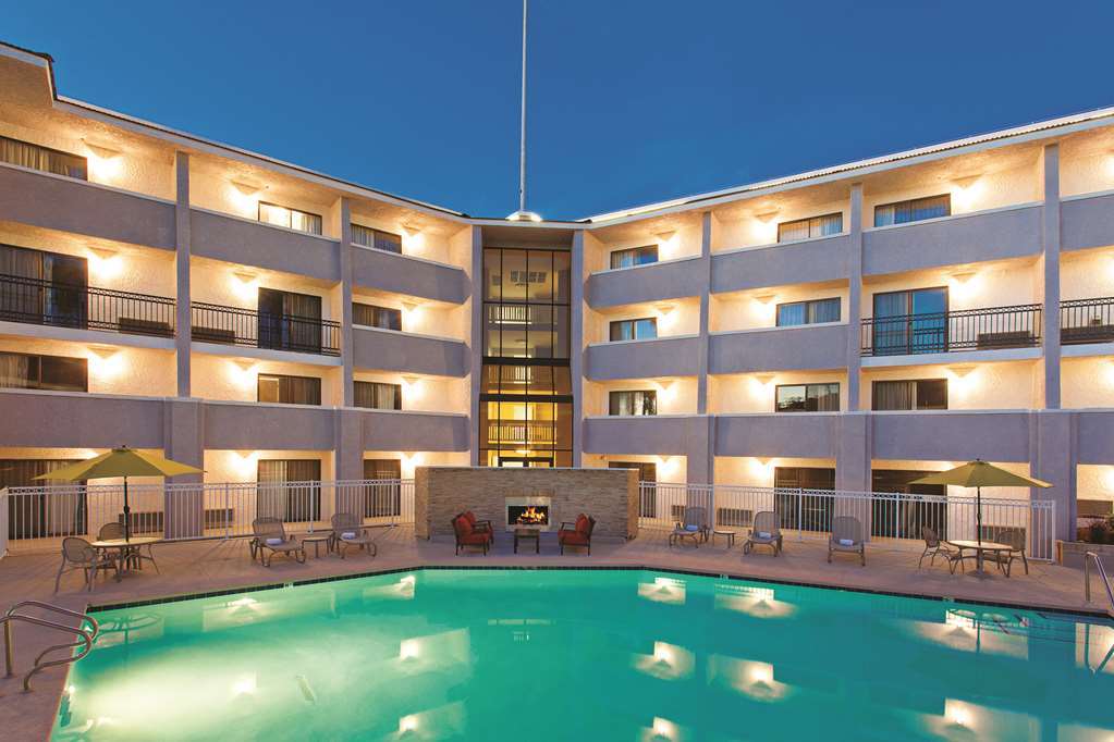 La Quinta By Wyndham Pomona Hotel Létesítmények fotó